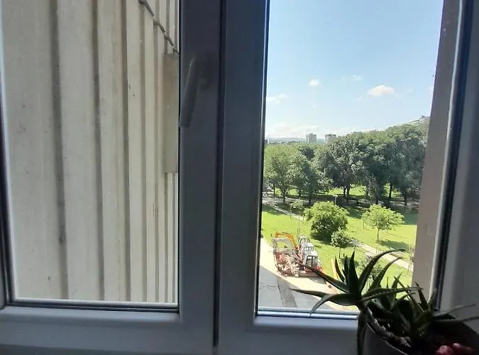 Blue Danube 2 Free Public Parking نوفي ساد