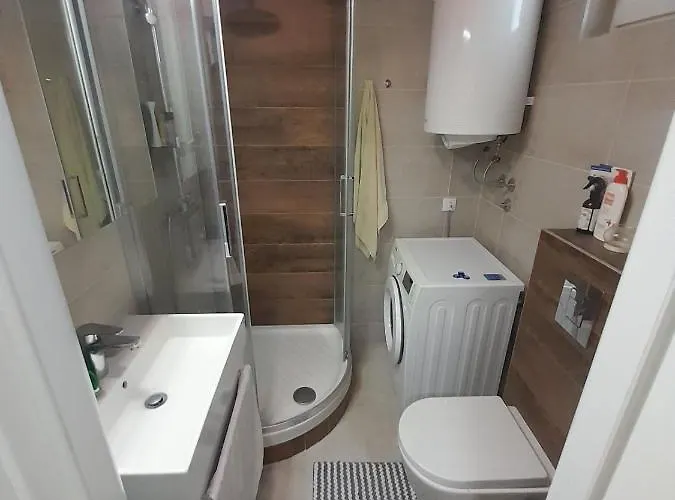 Blue Danube 2 Free Public Parking شقة *