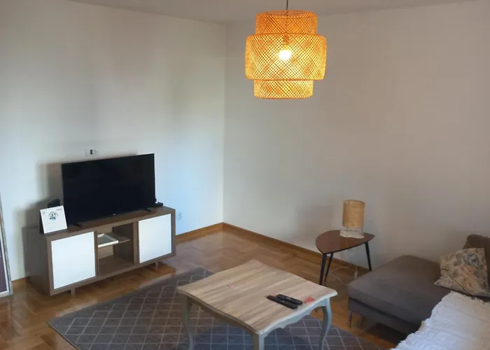 Blue Danube 2 Free Public Parking شقة *